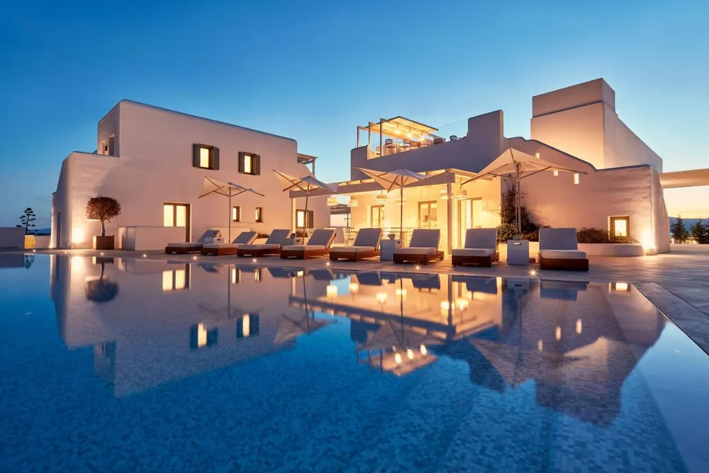 מלון עם בריכה ליד החוף, 18 Grapes Hotel, נקסוס
